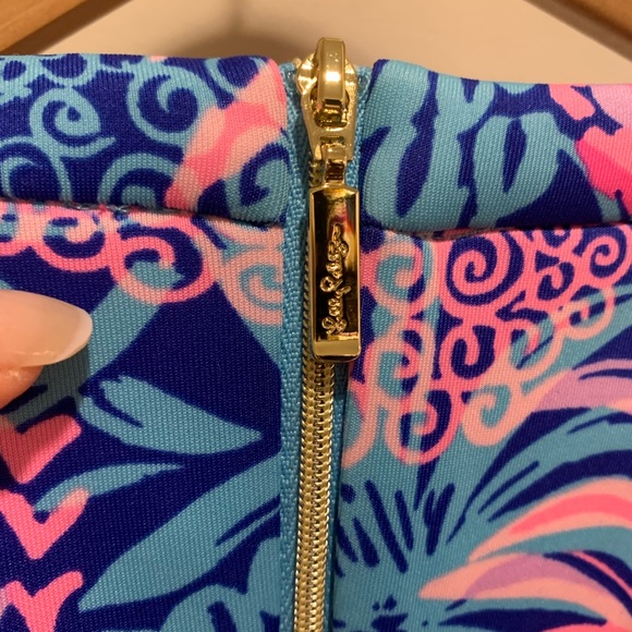 Lilly Pulitzer Girls’ dress
Kids/girls’ size 8
Scalloped edges - Picture 4 of 4